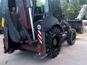 Becho Loder Solid Tyre